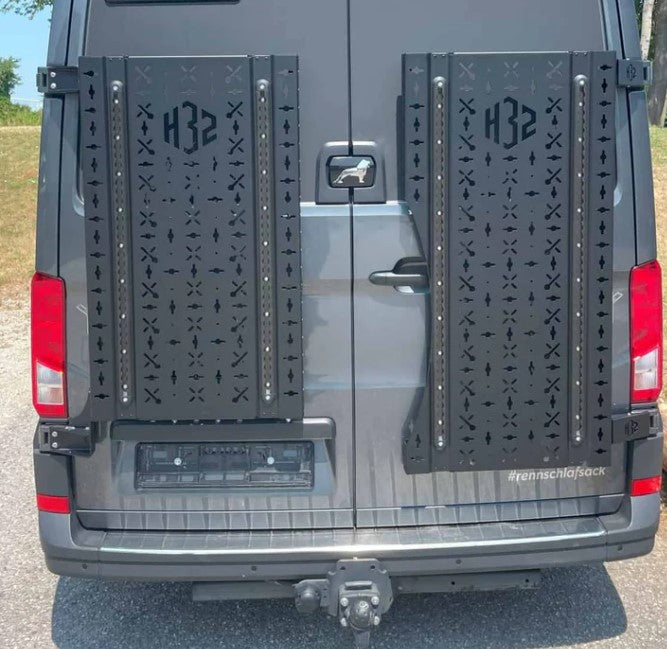 Universalträgerplatte Hecktür links für VW CRAFTER & MAN TGE 2107+