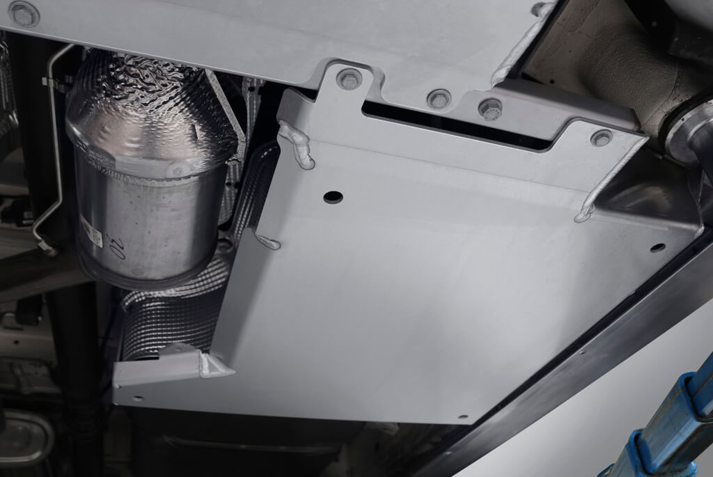 VW CRAFTER & MAN TGE 2017+ Unterfahrschutz MAMMUT für AdBlue®-Tank