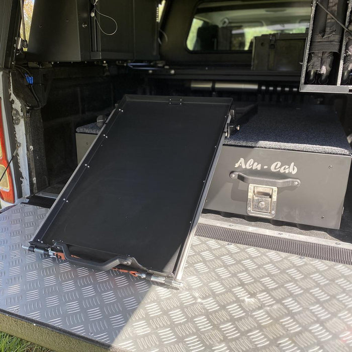 ALU-CAB KÜHLSCHRANK KIPPAUSZUG 60L, SCHWARZ